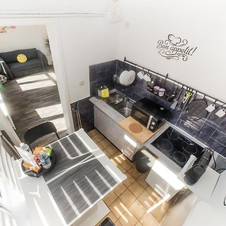 City Centre Hidden Gem! Apartment For Up To 3 People Brussel Bagian luar foto