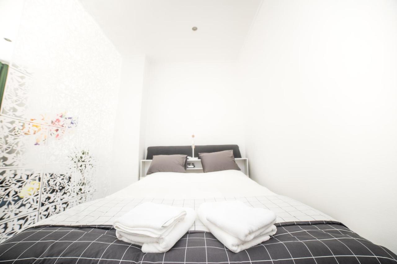 City Centre Hidden Gem! Apartment For Up To 3 People Brussel Bagian luar foto