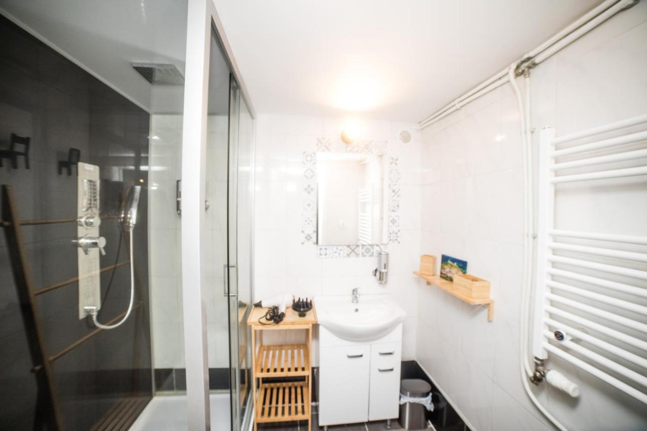 City Centre Hidden Gem! Apartment For Up To 3 People Brussel Bagian luar foto