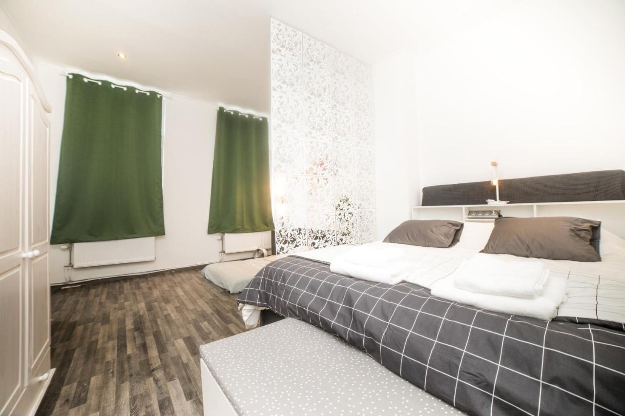 City Centre Hidden Gem! Apartment For Up To 3 People Brussel Bagian luar foto