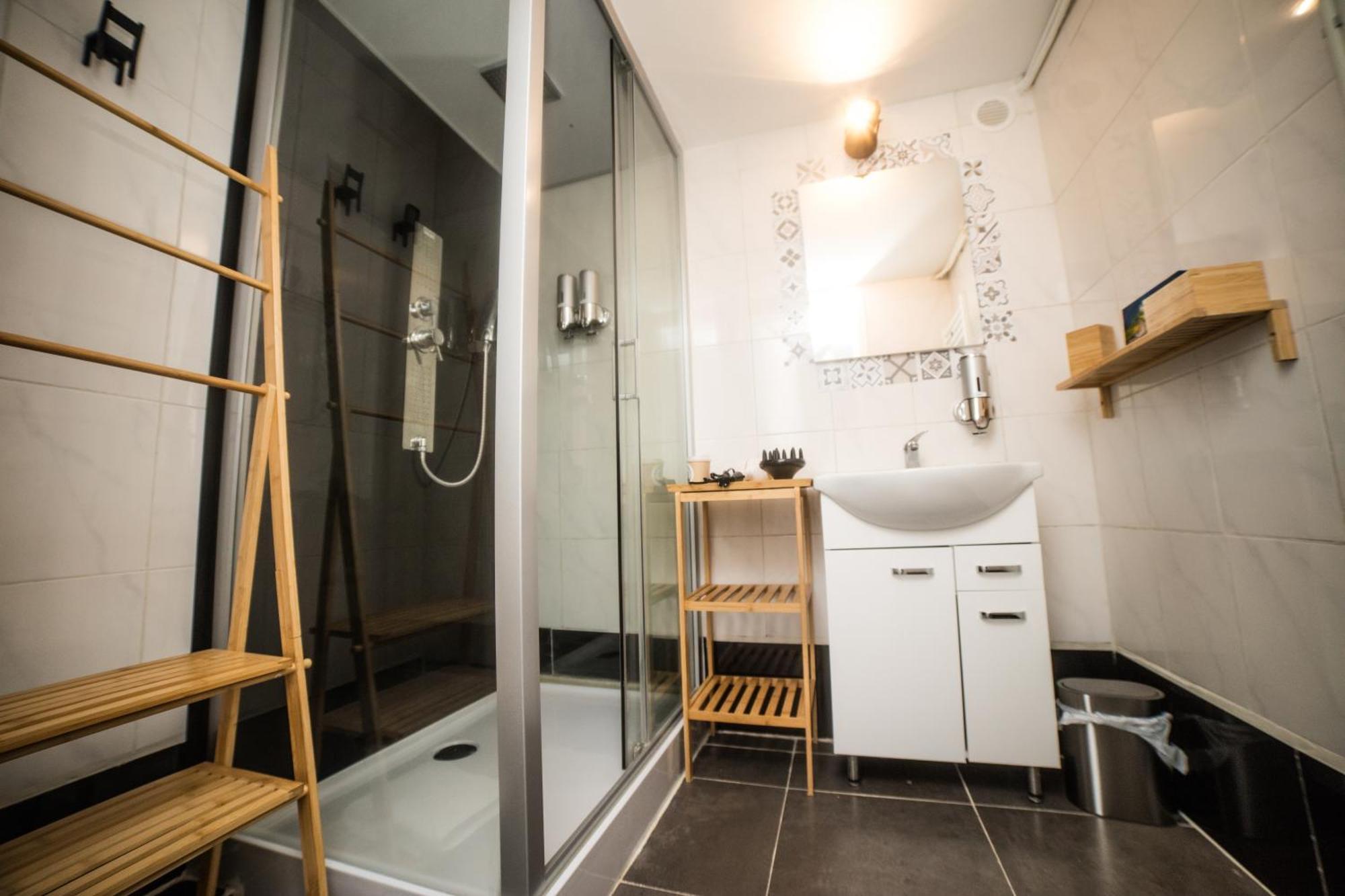City Centre Hidden Gem! Apartment For Up To 3 People Brussel Bagian luar foto