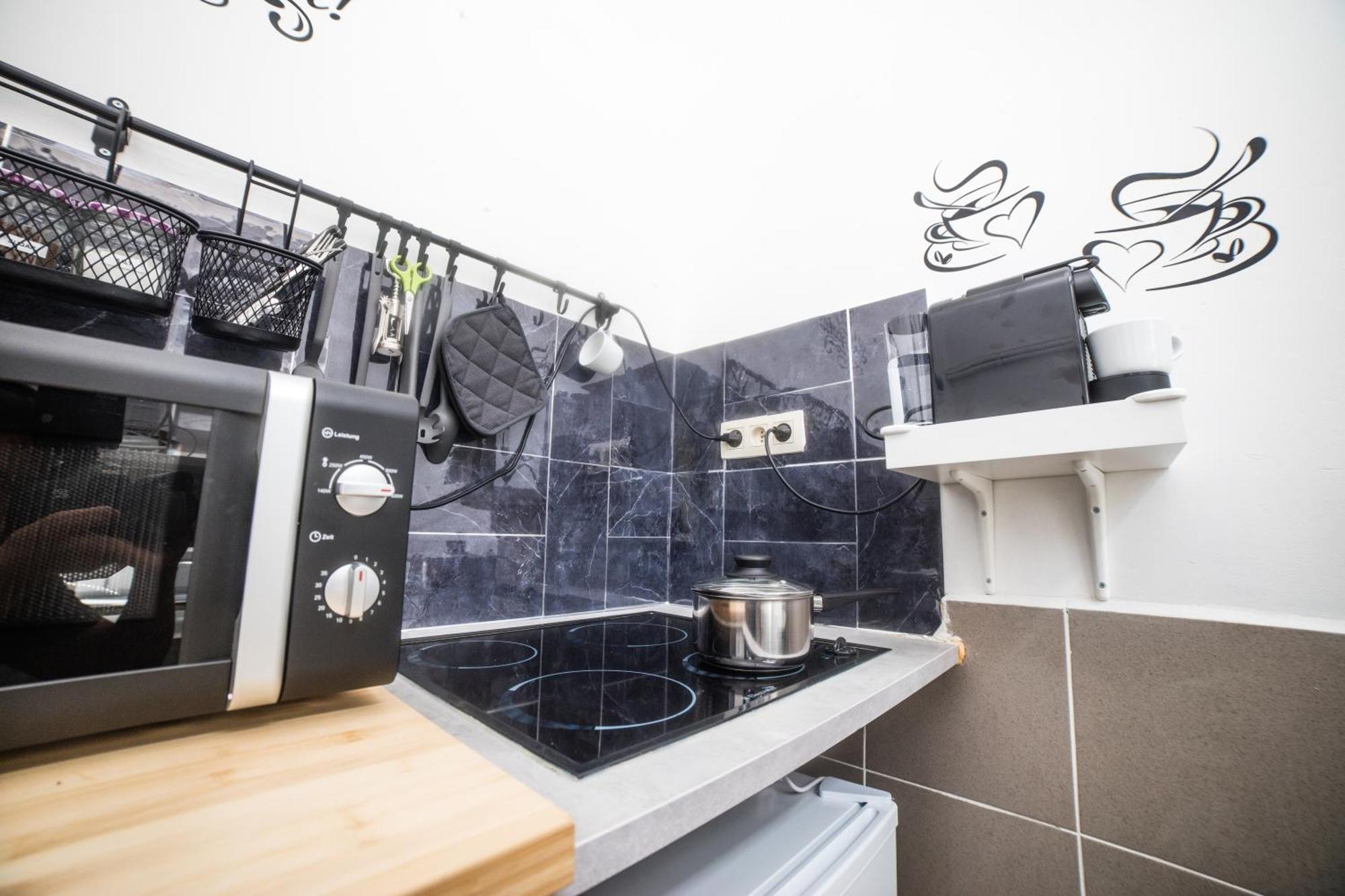 City Centre Hidden Gem! Apartment For Up To 3 People Brussel Bagian luar foto